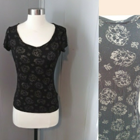 Rock & Republic Tops - 3/$20 Rock & Republic Skull Tee